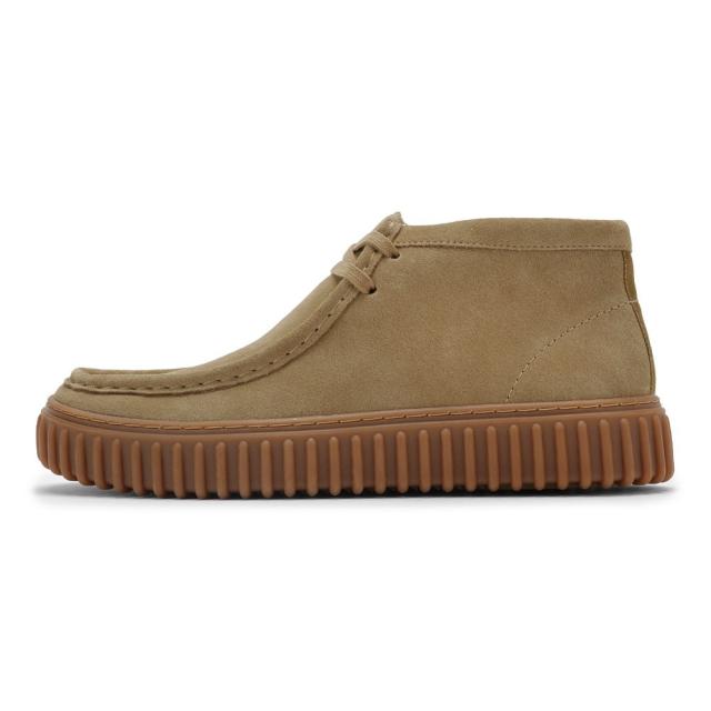 クラークス Clarks 26173663 メンズ靴 靴 シューズ 3E相当 カジュアル シューズ モカシン 厚底 軽量 Torhill Hi トーヒルハイ スエード クッション性 耐久性 クラシック トレンド 人気 ブランド サンドベージュ_1
