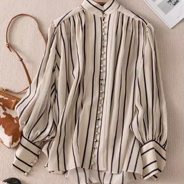 トップス シャツ ブラウス レディース 長袖 ボリューム袖 Vネック フェミニン コンサバ ボタン ヴィンテージ かわいい 大人可愛いの通販は