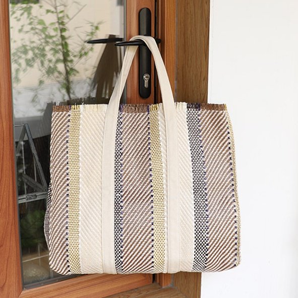 バッグ かばん 鞄 レディースバッグ ハンドバッグ トートバッグ 四角 スクエア 通勤バッグ 大きめ 軽量 便利 かわいい 大人可愛いの通販は バッグ かばん 鞄 レディースバッグ ハンドバッグ トートバッグ 四角 スクエア 通勤バッグ 大きめ 軽量 便利 かわいい 大人可愛いの通販は