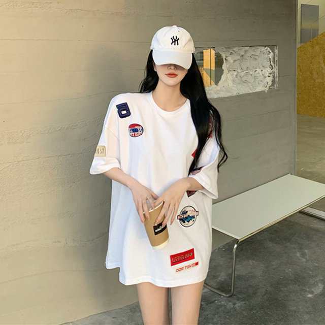 レディース トップス カットソー チュニック 5分袖 クルーネック ワイド かわいい カジュアル おしゃれ ラフ ルーズ プリント ワッペンの通販は