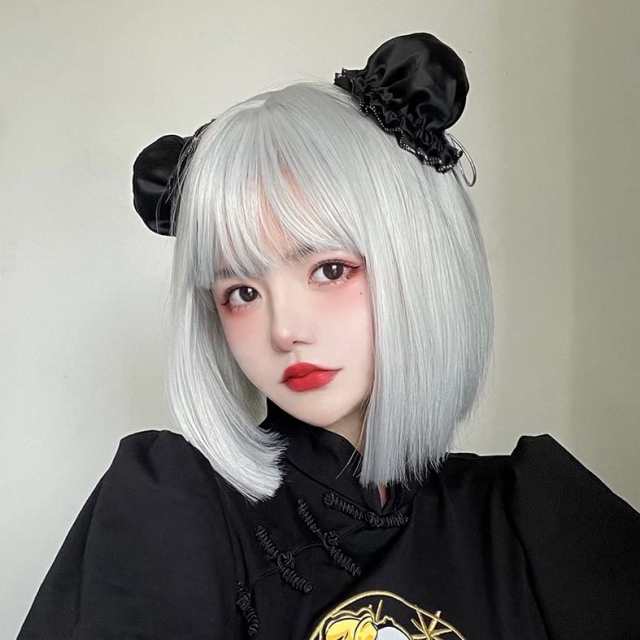 シルバーグレー HAIRCUBE ウィッグ フルウィッグ ショート ボブ カール 耐熱 自然 大人ボブ 小顔 原宿系 ぱっつん前髪 日常 耐熱 (シルバーグレー)の通販は