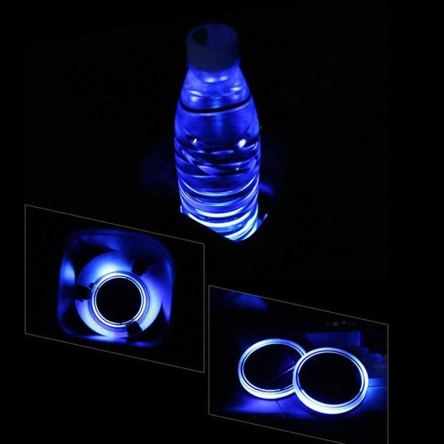 2パッケージ_ブルー LEDコースター， 自動車用カップソケット、太陽光LEDコースターソケットRGB 7変色ランプ自動車用カップソケット (2パッケージ， 青)