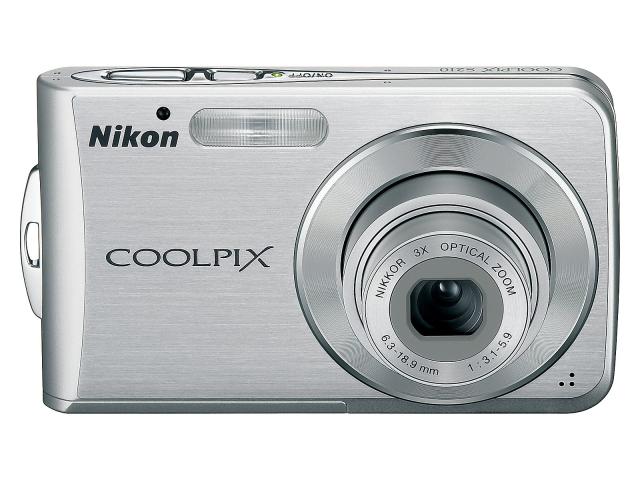 国産初の8㎜カメラ CINEMAX 8 NIKKOR F1.9D 国産初の8㎜カメラ CINEMAX 8 NIKKOR F1.9D