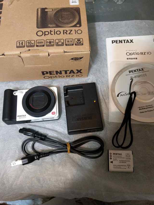 【中古】 ピュアホワイト PENTAX デジタルカメラ Optio RZ10 ピュアホワイト 1400万画素 28mm 光学10倍 1cmマクロ デジタルカメラ OptioR