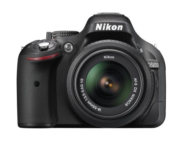 Nikon D5200 デジタル一眼レフ 18-55mm vr kit ジャンク