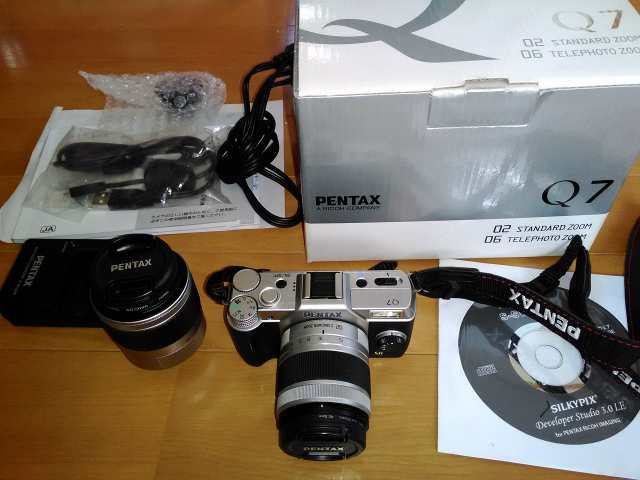 【中古】 シルバー_ダブルズームキット PENTAX ミラーレス一眼 Q7 ダブルズームキット [標準ズーム 02 STANDARD ZOOM ・望遠ズーム 06 TE