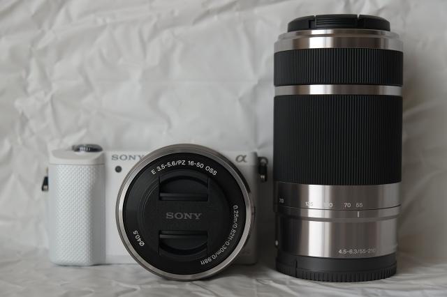 【中古】 SONY ミラーレス一眼 α5000 ダブルズームレンズキット ホワイト ILCE-5000Y-W