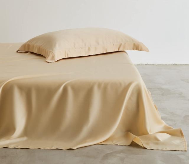 YOYOSTAR 敷きシーツ シングル テンセル100% 黄色 シルクのような光沢 イエロー フラットシーツ 抗菌防臭 ベッドシーツ アッパーシーツ 160x245cmの通販は 5,181円