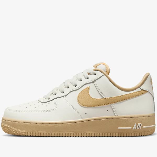 2024年春夏新作♪ NIKE【ナイキ】 WMNS AIR FORCE 1 '07 ウィメンズ 大気圏 フォース 1 '07 【FZ3597-133】 セイル/セサミ