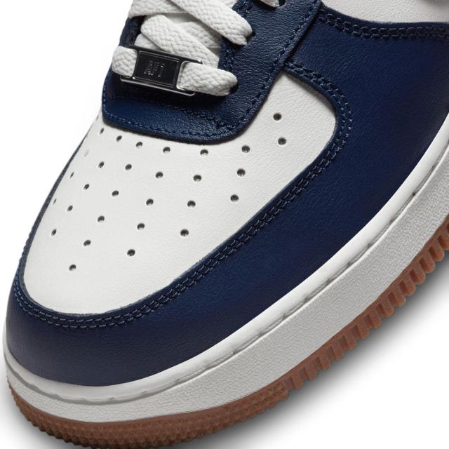 2025年秋冬新作♪ NIKE【ナイキ】 AIR FORCE 1 07 LV8 エア フォース 1 07 LV8 メンズ スニーカー 【DQ7659-101】 セイル/ミッドナイトネイビー