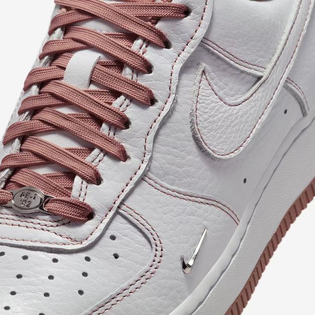 2025年秋冬新作♪ NIKE【ナイキ】 WMNS AIR FORCE 1 07 MINI JEWEL ウィメンズ エア フォース 1 07 ミニ ジュエル 【IB6543-100】 ホワイト/メタリックシルバー/パーティクルピンク_3