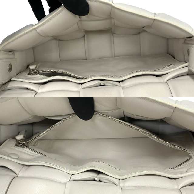 BOTTEGA VENETA ボッテガヴェネタ パデッドカセット レザー ショルダーバッグ ホワイト 27188の通販は