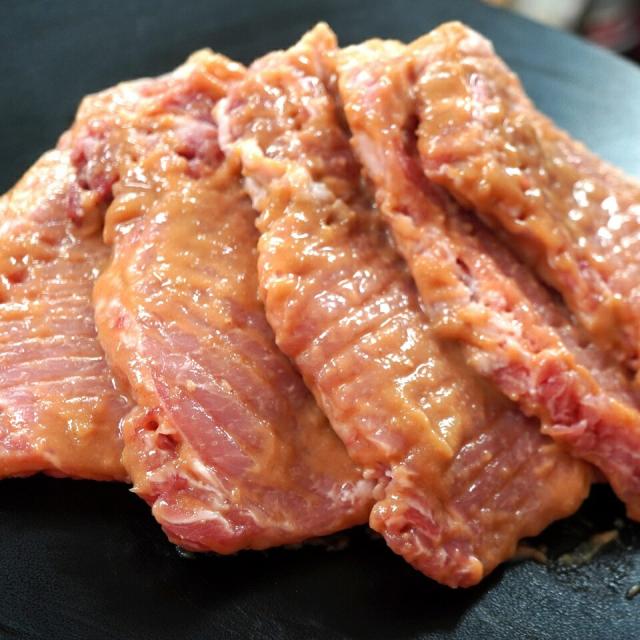 豚の味噌漬け 200g×10枚 計2kg / 送料無料 北海道産 豚のみそ漬 豚味噌漬け 豚ロース 豚肉 やきとん おつまみ お惣菜 ギフト 内祝い お中元 贈答品 贈り物 【かねかん竹内】