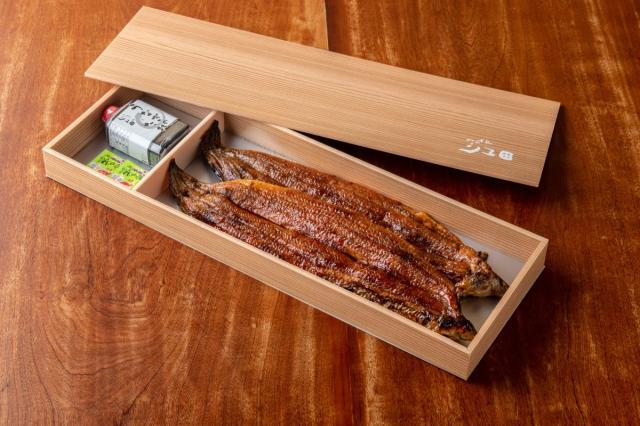 うなぎじん田　関西流　うなぎ炭火焼約　160〜180グラム　2本入セット　大阪の食の台所天満　タレ100ミリリットル×1本・山椒2ヶ プレゼントの通販は