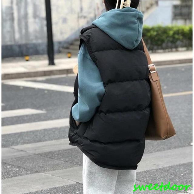 ベスト 中綿ベスト ハイネック ボタン ハイネック 無地 体型カバー スッキリ 重ね着 着回し ノースリーブ 防寒 おしゃれ 秋 冬の通販は