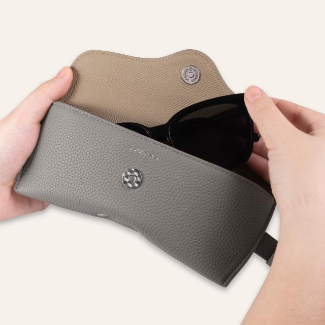 公式 COGURE メガネケース 眼鏡ケース サングラスケース 本革 マグネットボタン開閉 ベルト付き スリム 大きめ メンズ レディース COPSGCの通販は 公式 COGURE メガネケース 眼鏡ケース サングラスケース 本革 マグネットボタン開閉 ベルト付き スリム 大きめ メンズ レディース COPSGCの通販は