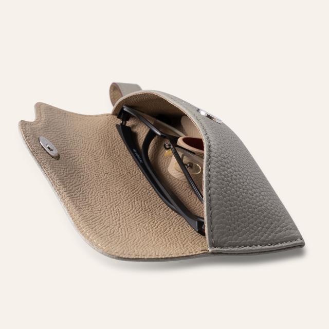 公式 COGURE メガネケース 眼鏡ケース サングラスケース 本革 マグネットボタン開閉 ベルト付き スリム 大きめ メンズ レディース COPSGCの通販は 公式 COGURE メガネケース 眼鏡ケース サングラスケース 本革 マグネットボタン開閉 ベルト付き スリム 大きめ メンズ レディース COPSGCの通販は