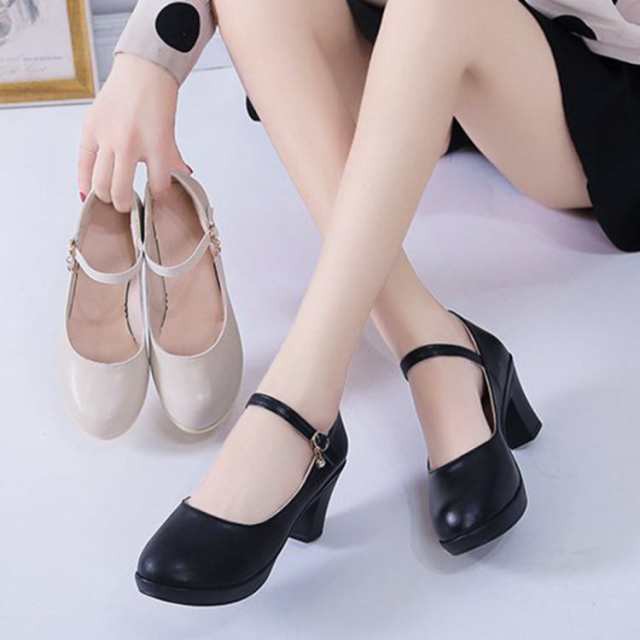 結婚式 入学式 パンプス パーティ セレモニー 靴 痛くない ストラップ ハイヒール 6センチヒール ラウンドトゥ 仕事 オフィス お呼ばれの通販は 6,382円