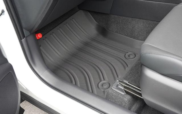 【予約/7月30日頃入荷予定】新型カローラクロス 専用パーツ フロアマット 3P ブラック ラバー素材 2025年5月マイナーチェンジ後対応 保護 キズ防止 汚れ防止 お手入れ簡単 水洗い可 内装 カスタム オプション_14