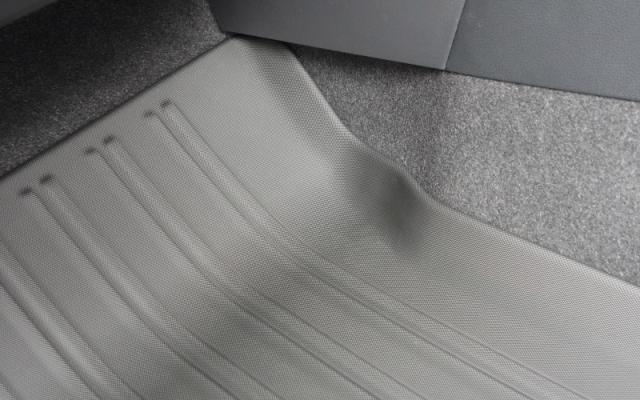 【予約/7月30日頃入荷予定】新型カローラクロス 専用パーツ フロアマット 3P ブラック ラバー素材 2025年5月マイナーチェンジ後対応 保護 キズ防止 汚れ防止 お手入れ簡単 水洗い可 内装 カスタム オプション_16