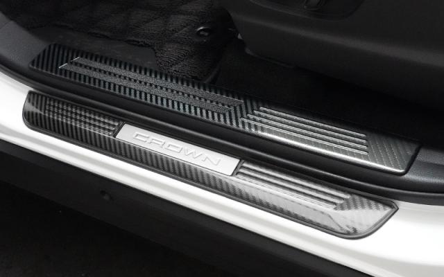 【予約/カーボン調：5月20日頃入荷予定】【セット割】クラウンスポーツ サイドステップ内側＆外側 スカッフプレート フロント・リアセット 8P 選べる3色 シルバー ブラック カーボン調 カスタム パーツ アクセサリー トヨタ