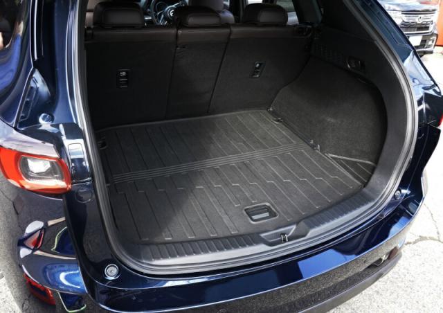 CX-5 KF系 ラゲッジマット ラバータイプ 3P 荷物積載時の汚れから愛車をしっかりガード_10