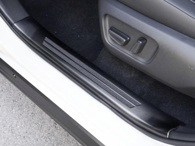 予約/8月10日頃入荷予定】新型RAV4 60系 サイドステップ 内側