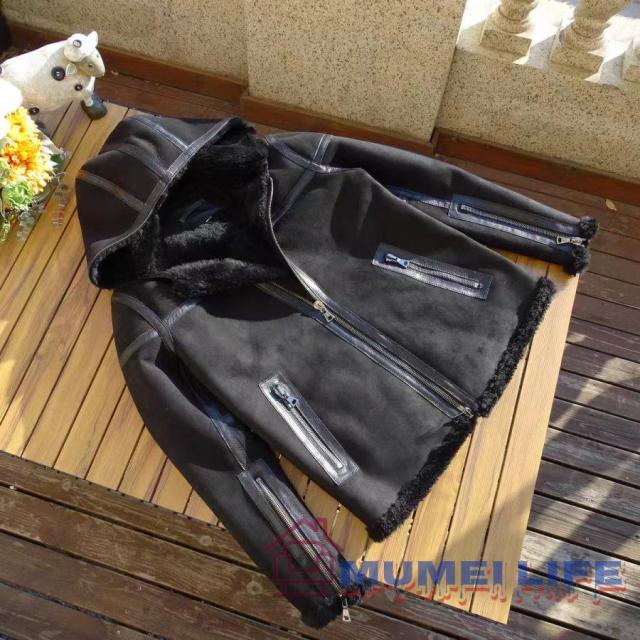 トルコから輸入した天然の羊の毛付き革 黒のベルベット調表面 本革 革ジャケット フード付きデザインの通販は