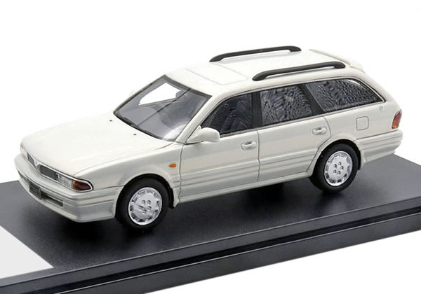 ご機嫌謂われ因縁 1/43 三菱 ディアマンテ 手押し車 1993 パール白いこと
