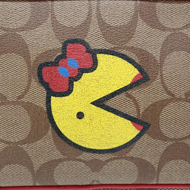 コーチ COACH ショルダーバッグ PVC レザー シグネチャー F73446 パックマン コラボ カメラバッグ クロスボディ 斜め掛け 肩掛け ポシェット ポーチ ショルダーウォレット レディース メンズ ベージュ / レッド 美品 中古 mba28013_5