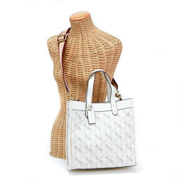 コーチ COACH フィールド トート ウィズ ホース アンド キャリッジ プリント PVC / ポリッシュド ペブル レザー 89143 トートバッグ 2WAYバッグ 肩掛け ハンドバッグ 手提げかばん レディース メンズ アイボリー / ベージュ 中古 mbb17018