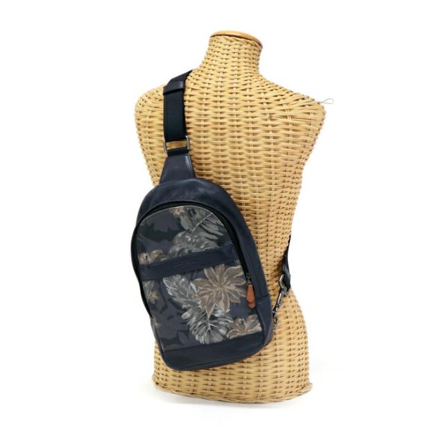 コーチ COACH キャンパス パック ボディバッグ キャンバス / レザー ハワイアン パーム プリント F72307 ショルダーバッグ クロスボディ 斜め掛け 肩掛け スリングバッグ リーフ柄 メンズ レディース ネイビー / マルチカラー 中古 mbc01053の通販は