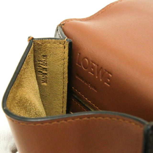 【Bランク】 ロエベ LOEWE フラット ガセット クロスボディ カーフレザー アナグラム 335.54Z33 ミニ ショルダーバッグ スマホショルダー フォンポーチ 斜め掛け 肩掛け ポシェット レディース メンズ ブラウン 中古 mbf15005