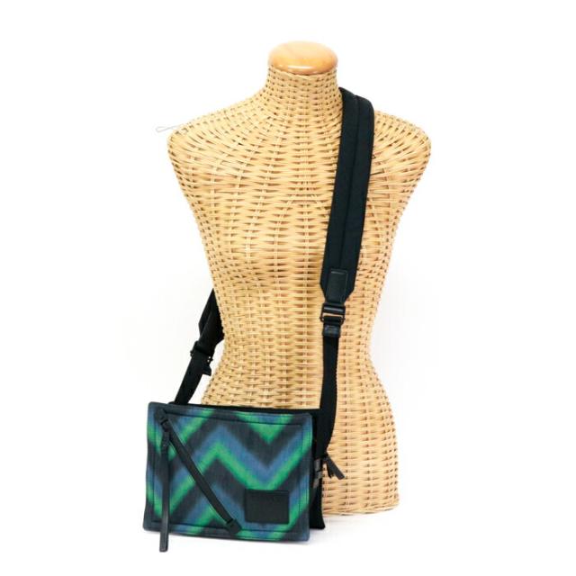 ポールスミス Paul Smith Zig-Zag プリント ショルダーバッグ ナイロン / レザー 843456 V851 クロスボディ 斜め掛け 肩掛け ポシェット メンズ レディース ブラック / グリーン / ブルー 中古 mbf16023の通販は