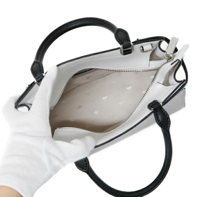 【Aランク】 ケイトスペード Kate Spade ステイシー カラーブロック スモール サッチェル PVC / レザー WKRU7100 ハンドバッグ 手提げかばん 2WAYバッグ クロスボディ 斜め掛け 肩掛け レディース グレー / ホワイト / ブラック 美品 中古 mbf30011の通販は