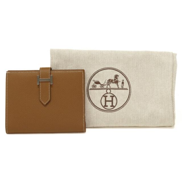 【ABランク】 エルメス HERMES ベアン コンパクト エプソン (レザー) SV金具 C刻印 2018年 二つ折り財布 コンパクトウォレット ミディアムウォレット H金具 メンズ レディース ゴールド (ライトブラウン) 正規品 中古 mbi15014の通販は