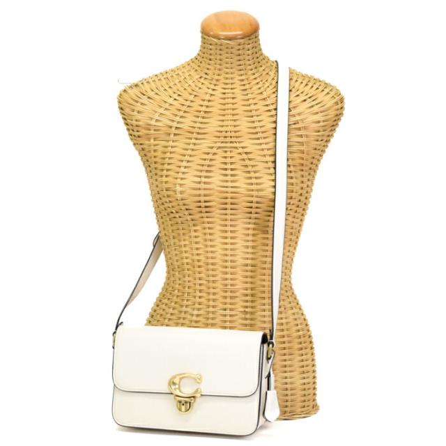 【ABランク】 コーチ COACH ストゥディオ ショルダー バッグ 19 グラブタンレザー C6641 フラップ ショルダーバッグ クロスボディ 斜め掛け 肩掛け ポシェット レディース チョーク (アイボリー) 正規品 中古 mbp27005