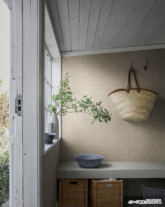 壁紙 クロス のりなし 輸入壁紙 テシード 国内在庫品 テシード MATOU マトウ SANDBERG サンドバーグ 品番 S10270 S10271 S10272 スウェーデン製 幾何学 モロッカン トレリス 動物 アニマル 手 王冠 星 花 鳥 貝 ゴールド 光沢 不燃 F☆☆☆☆の通販は