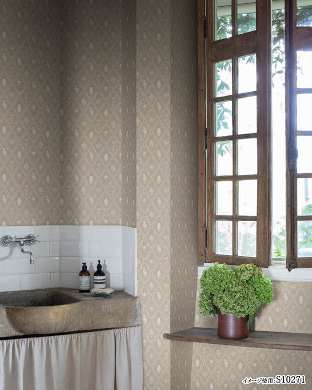 壁紙 クロス のりなし 輸入壁紙 テシード 国内在庫品 テシード MATOU マトウ SANDBERG サンドバーグ 品番 S10270 S10271 S10272 スウェーデン製 幾何学 モロッカン トレリス 動物 アニマル 手 王冠 星 花 鳥 貝 ゴールド 光沢 不燃 F☆☆☆☆の通販は