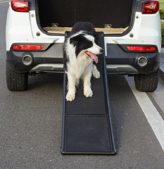 スロープ ペットスロープ ペットステップ 犬 2つ折り ペット用スロープ 階段 ペット用 踏み台 耐荷重75kg 持ち運び 折りたたみ 大型犬 小型犬 老犬