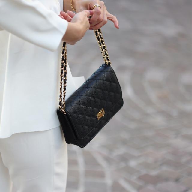 キルティングチェーンバッグ【Caviar Oggia キャビア オッジア】 キャビアスキン スマホショルダー ミニショルダー お財布バッグ ポシェット お財布ショルダー ウォレット ショルダー  チェーン 長さ調整可 軽量 キルティングチェーンバッグ【Caviar Oggia キャビア オッジア