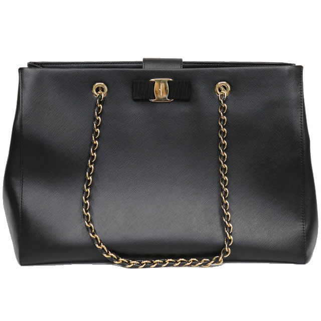 フェラガモ ヴァラブラックレザーショルダーバッグ ゴールド金具