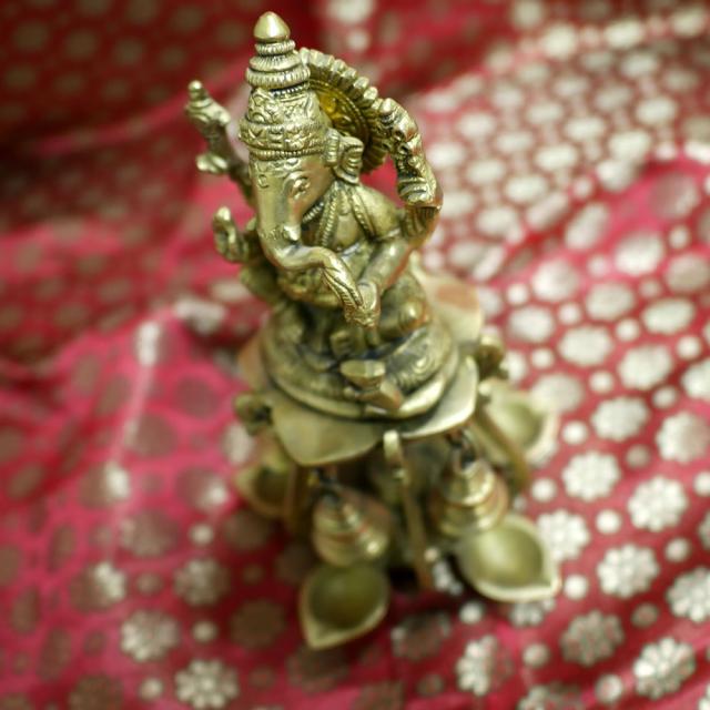 インドの神様ガネーシャの置物　真鍮製の大きなガネーシャです もちろん重量もヘビー級 エスニック アジアン雑貨 ガネーシャ像 ガネーシャ置物 ガネーシャ