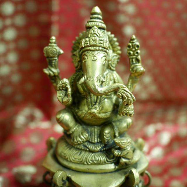 インドの神様ガネーシャの置物　真鍮製の大きなガネーシャです もちろん重量もヘビー級 エスニック アジアン雑貨 ガネーシャ像 ガネーシャ置物 ガネーシャ