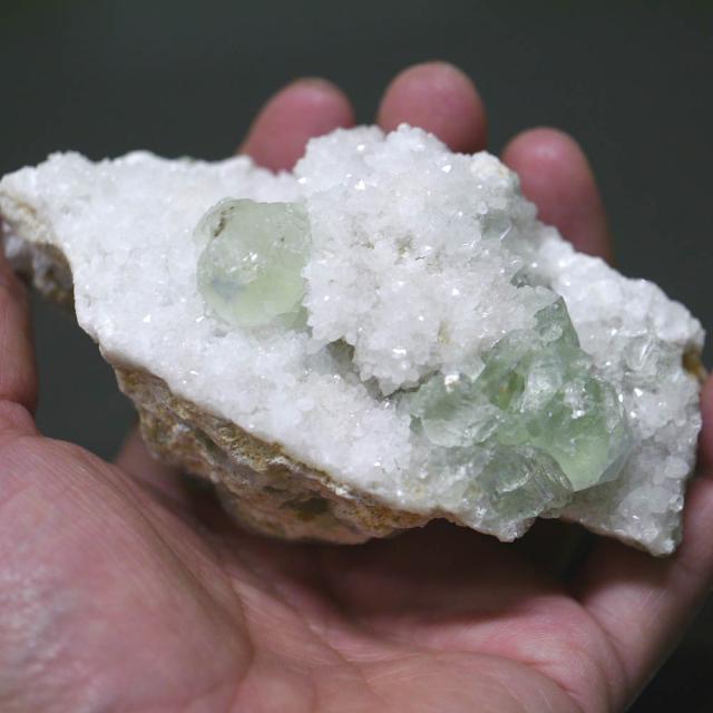 鑑別書付１点物 フローライトクラスター水晶共生 約262ｇ 天然石・置き物 ポスト投函配送不可