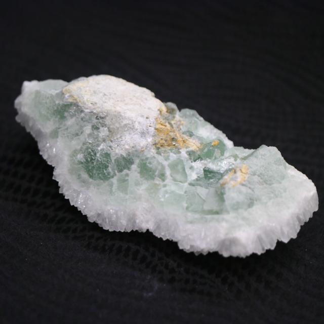 フローライトクラスター１点物　水晶共生 約168.4ｇ 天然石・置き物 ポスト投函配送不可