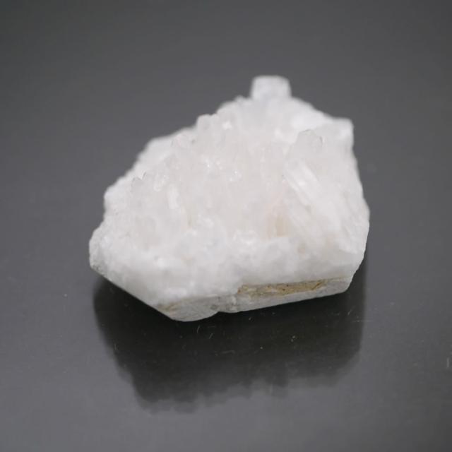 天然水晶皿 ??透明感良く 可愛い 水晶 クリスタル 鉢 皿B 透明 皿 ❤️