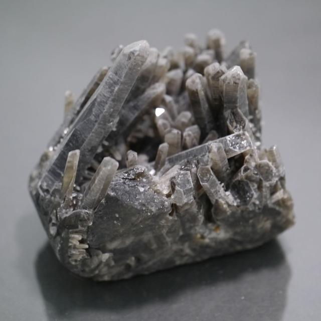 モリオン クラスター ケアンゴーム クラスター チベット産 黒水晶 1点物 魔除け 除障石 破邪 浄化 約506.5g 天然石・置き物