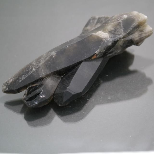 モリオン クラスター ケアンゴーム クラスター チベット産 黒水晶 1点物 魔除け 除障石 破邪 浄化 約573.2g 天然石・置き物 14,850円