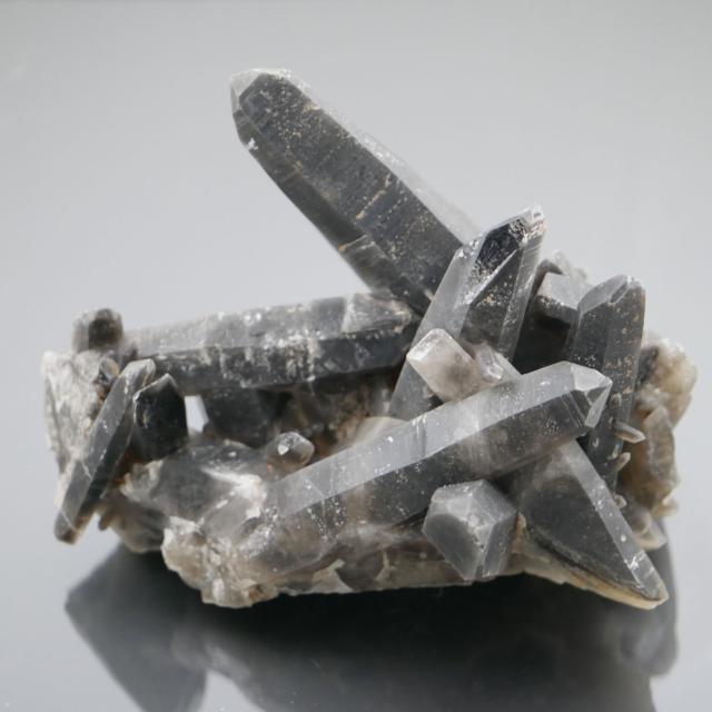 モリオン クラスター ケアンゴーム クラスター チベット産 黒水晶 1点物 魔除け 除障石 破邪 浄化 約1644g 天然石・置き物